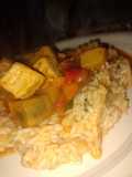 Goulash húngaro vegano con tofu