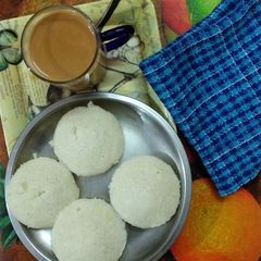 A picture of Idli.