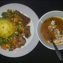 A picture of Matooke, Stirfried Vegetables and Chicken #4WkChallenge.