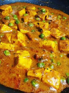मटर पनीर (matar paneer recipe in Hindi) रेसिपी मुख्य फोटो