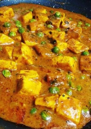 मटर पनीर (matar paneer recipe in Hindi) रेसिपी मुख्य फोटो