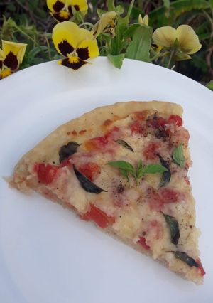 A picture of Pizza Margherita.