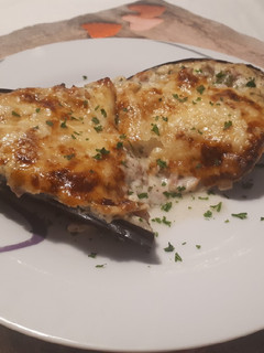 Besameles-sajtos-sonkás padlizsáncsónakok recept fotója