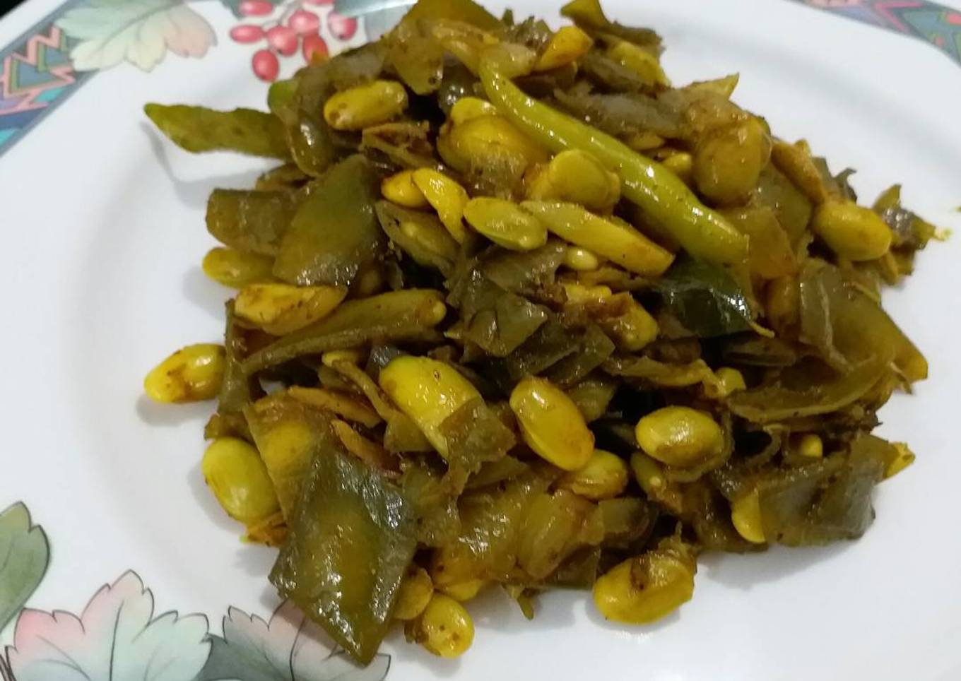 Papdi Sabzi (Indian Broad Beans) Flat Green Beans