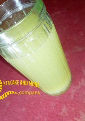 Pineapple and ginger juice ainihin hoton girkin