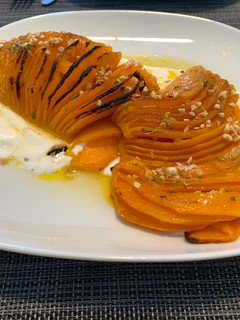 Una foto de Calabaza al horno con crema de queso de cabra