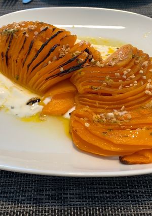 Foto principal de Calabaza al horno con crema de queso de cabra