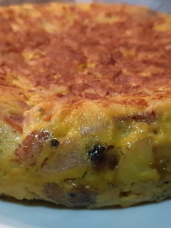 Una foto de Tortilla de papas con lomo