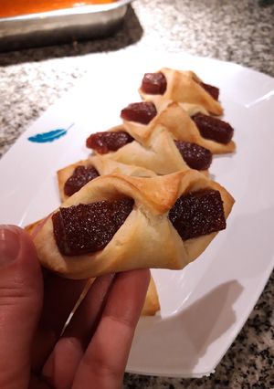 Una foto de ~ Pañuelos de membrillo ~