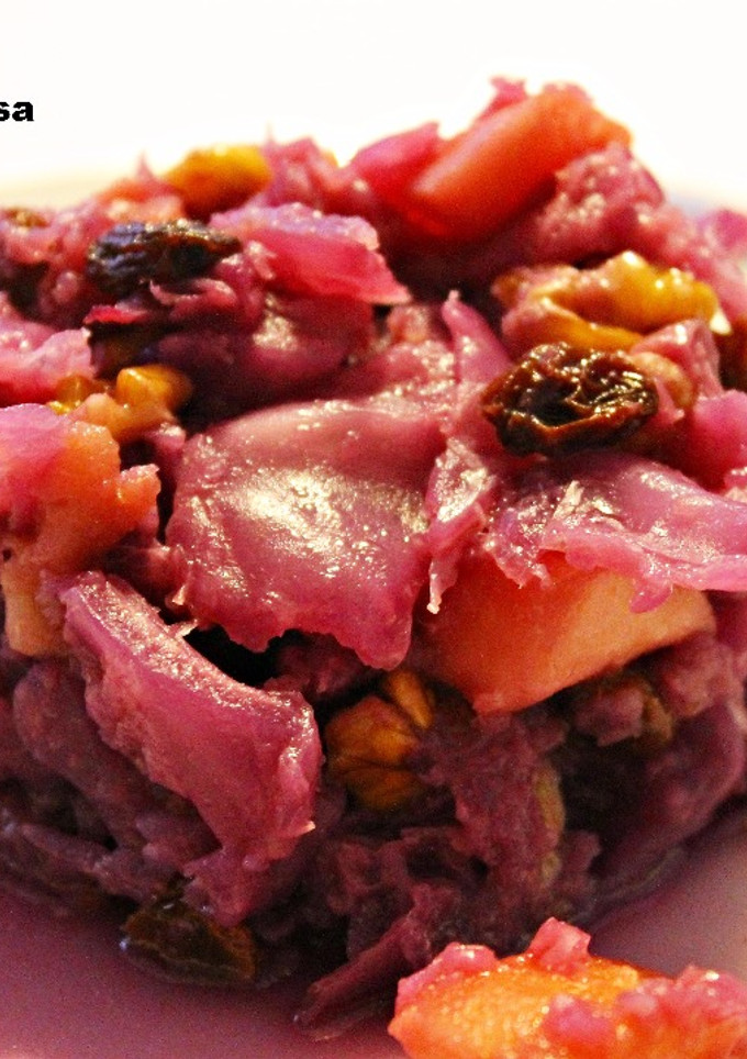 Una foto de Lombarda con manzana, pasas y nueces (olla exprés)