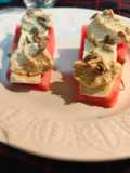 Canape de Sandía, Queso Brie, Hummus y Pipas