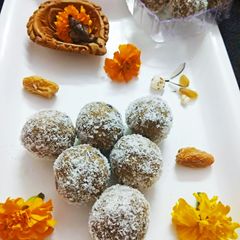 A picture of Bajra Dates Ladoos.