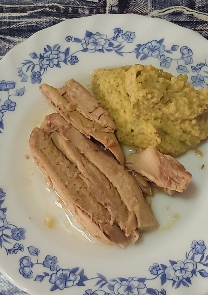 Una foto de Filetes de melva con Crema de Garbanzos para untar (Hummus con tahini)