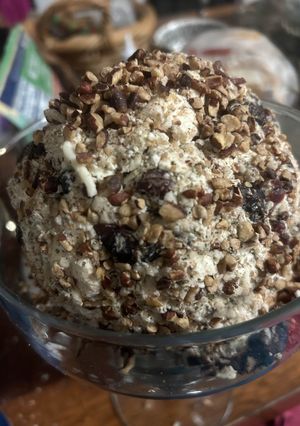 A picture of Erin's Cheese Ball.