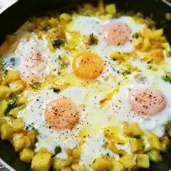 A picture of Afghani breakfast.