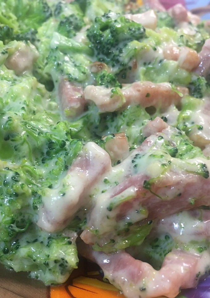 Una foto de Brócoli a la carbonara 🥦