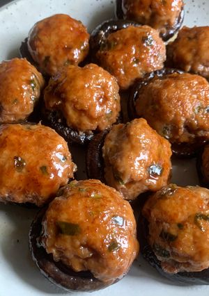 A picture of Chicken Mince Stuffed Shiitake.