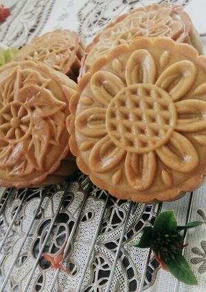 A picture of Mung Bean Mooncakes.