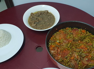 صورة لوصفة لحمة كمونية بالخضار والارز