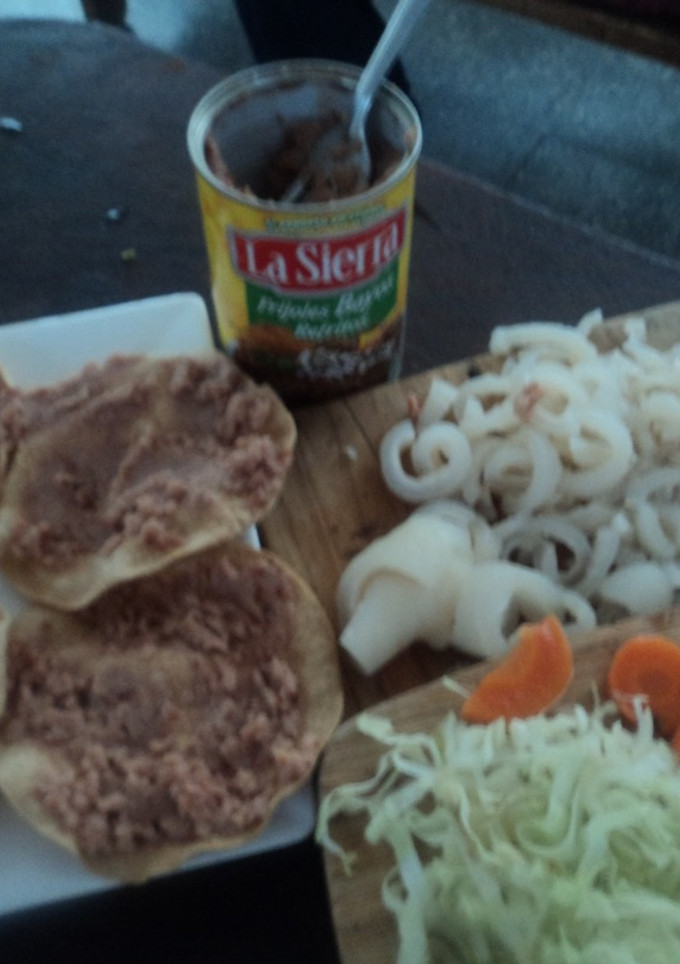 Una foto de Tostadas de frijol al gusto, Jalisco México