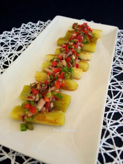 Una foto de Puerros a la plancha con vinagreta