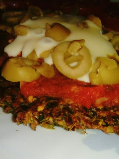Una foto de Tortitas de kale a la pizza! SIN HARINAS! 👌