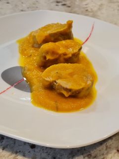 Una foto de Solomillo de cerdo en salsa de verduras