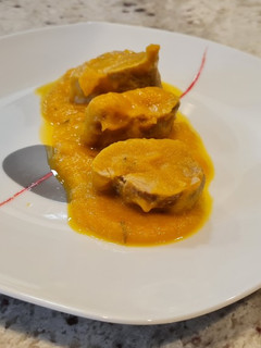 Una foto de Solomillo de cerdo en salsa de verduras