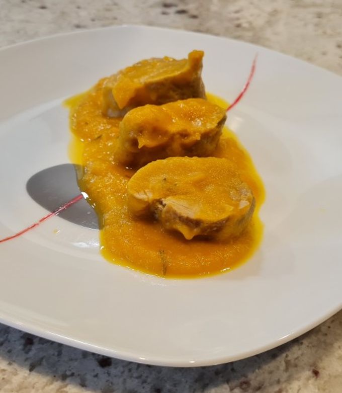 Foto principal de Solomillo de cerdo en salsa de verduras