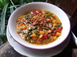 Foto resep Asem-asem Buncis, Wortel, dan Daging Sapi