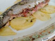 Una foto de pescado azul al horno