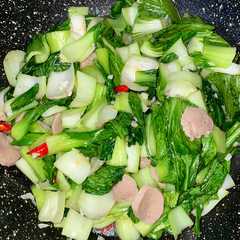 A picture of Cah Pakchoy Bakso.