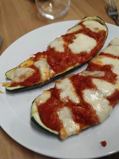 Una foto de Calabacines rellenos al horno