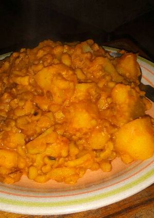 A picture of Porridge Beans and Irish potato.
