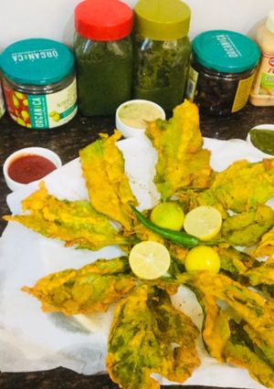 A picture of Kababs and fritters.