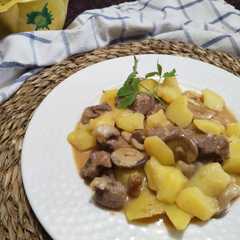 Foto principal de Ternera guisada con champiñones