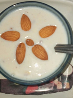 मखाने की खीर (makhane ki kheer recipe in Hindi) रेसिपी मुख्य फोटो