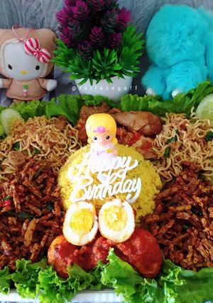Foto resep Nasi Kuning Pulen Komplit👌