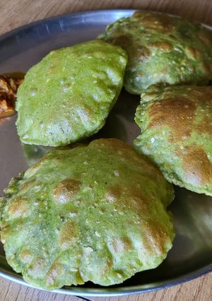 A picture of Palak Puri.
