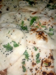 தந்தூரி பட்டர் நான் (Tandoori butter naan recipe in tamil) செய்முறை முக்கிய புகைப்படம்