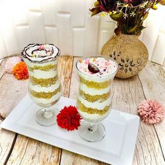 A picture of Vanilla cake parfait.