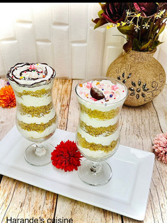 A picture of Vanilla cake parfait.