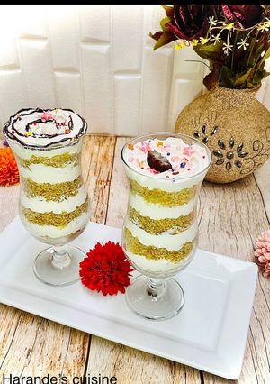 A picture of Vanilla cake parfait.