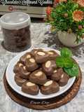 Chocolate Almond Cookies