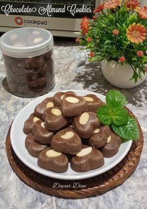Foto resep Chocolate Almond Cookies