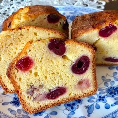 A picture of Aunty Eiko’s Coconut Cherry Cake.