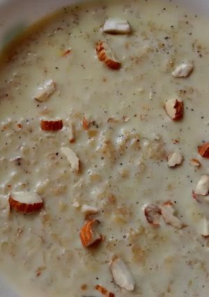 A picture of Oats Kheer/ Porridge.