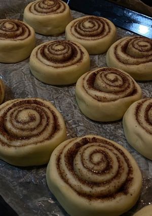 Una foto de ⋆。‧˚ʚcinnamon rollsɞ˚‧。⋆ — rolls de canela ˙. 𖦹