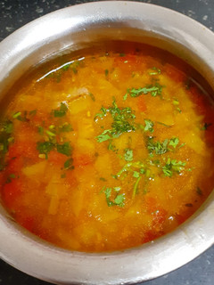 દૂધી વટાણા નું શાક (Dudhi Vatana Shak Recipe In Gujarati) રેસીપી મુખ્ય ફોટો