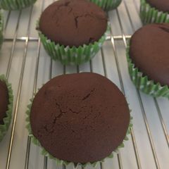 A picture of Eggless whole wheat chocolate muffins.